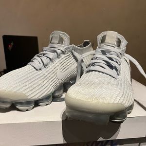 Nike Woman’s Air VaporMax FlyKnit 3 Pure Platinum
